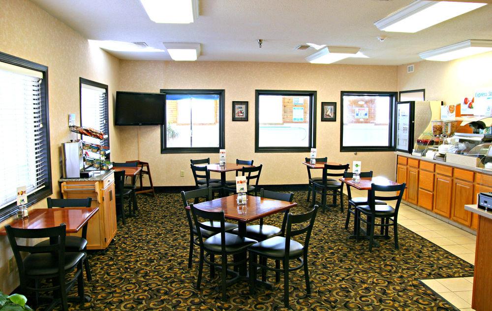 Comfort Inn & Suites Near Route 66 Lincoln Eksteriør bilde